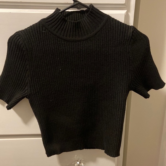 SHEIN Tops - crop top sweater
